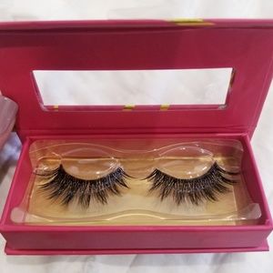 Lilly Lashes Makeup - Lilly Lashes Lilly Lashes Makeup - Lilly Lashes